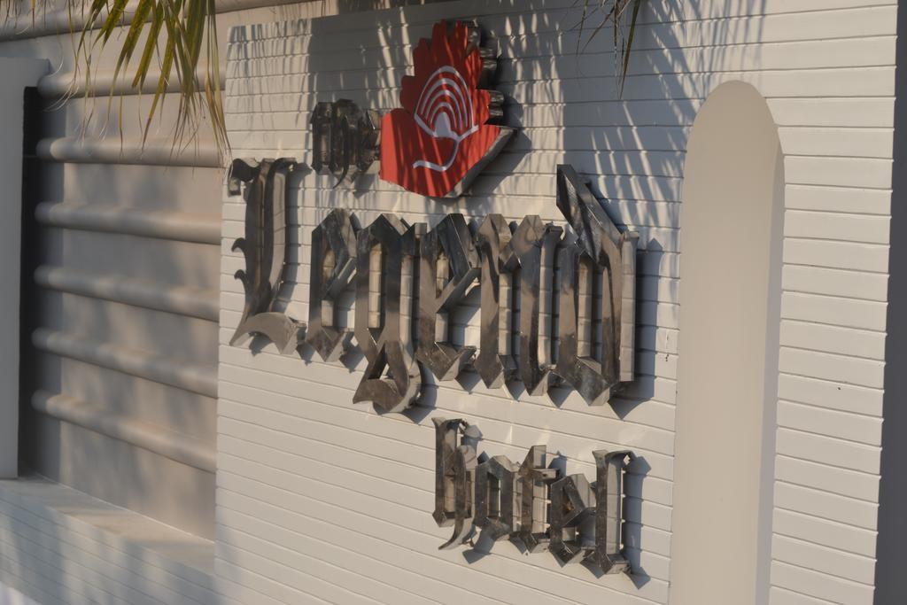 The Legend Hotell Allāhābād Junction Exteriör bild