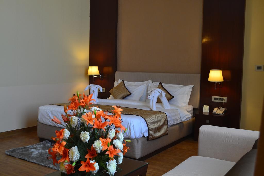 The Legend Hotell Allāhābād Junction Exteriör bild