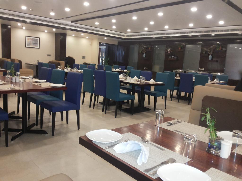 The Legend Hotell Allāhābād Junction Exteriör bild