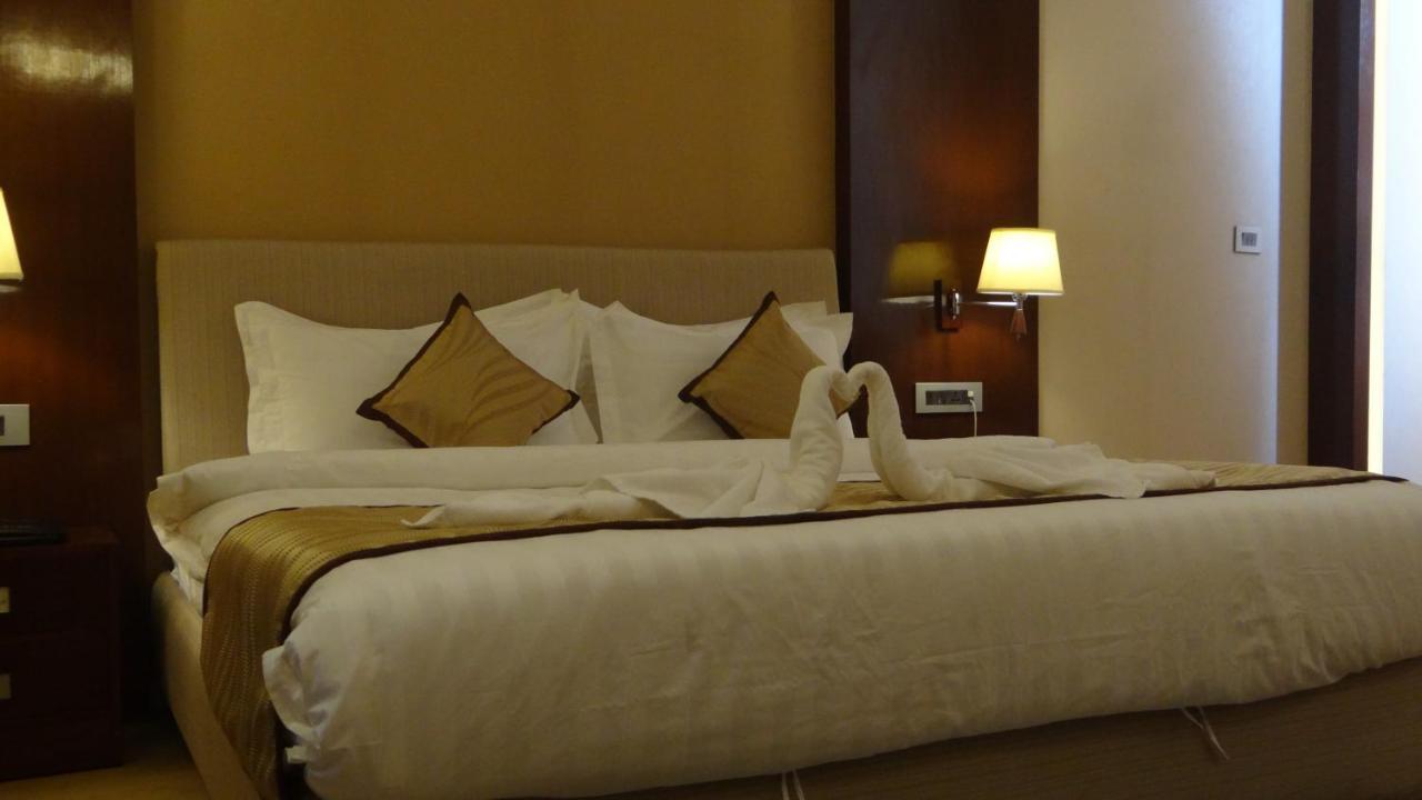 The Legend Hotell Allāhābād Junction Exteriör bild